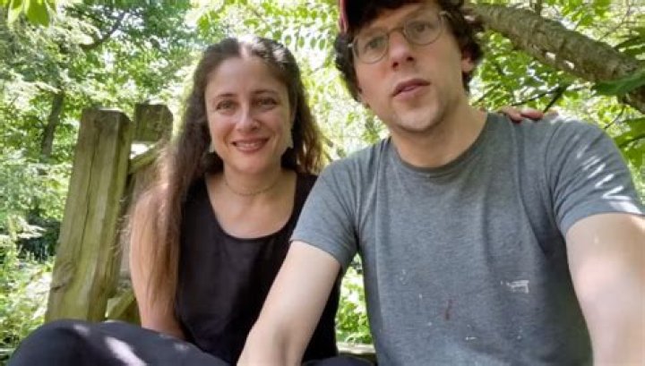 Anna Strout Bio, Family, Facts About Jesse Eisenbergs Wife