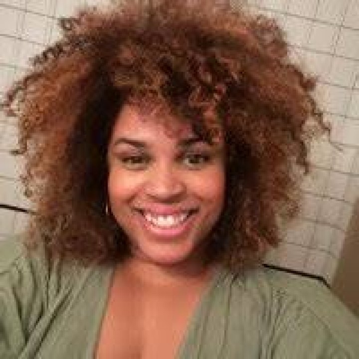 Arianna Esquerre Lead Host Pinch Chinese LinkedIn
