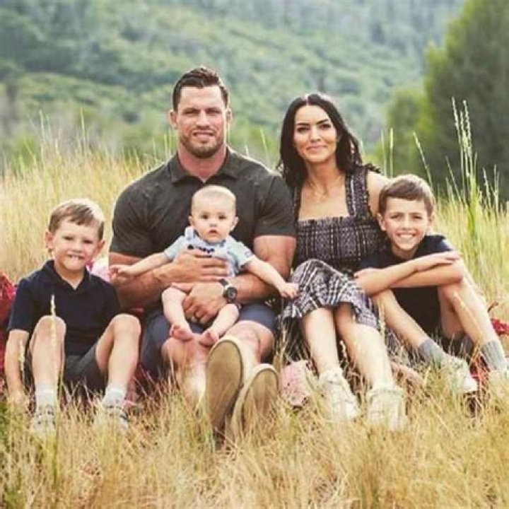 Brian Cushing Net Worth 2024 ·