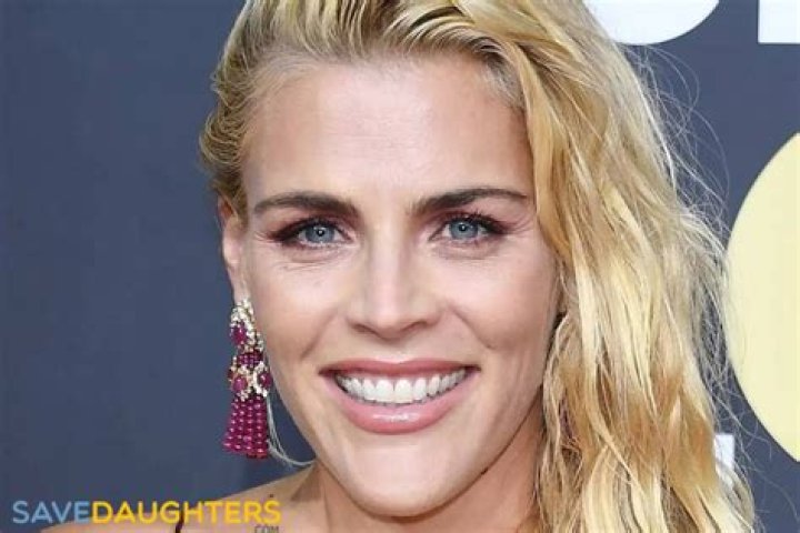 Busy Philipps Biography, Age, Husband, Parents, Net Worth, Songs, Movie, Instagram and Talk Show
