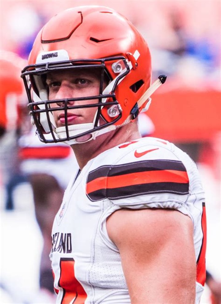 Carl Nassib Contract, Jersey Sales, Partner And Net Worth