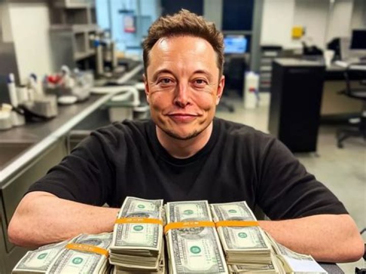 How Rich Is He? Salary And Age Explore |