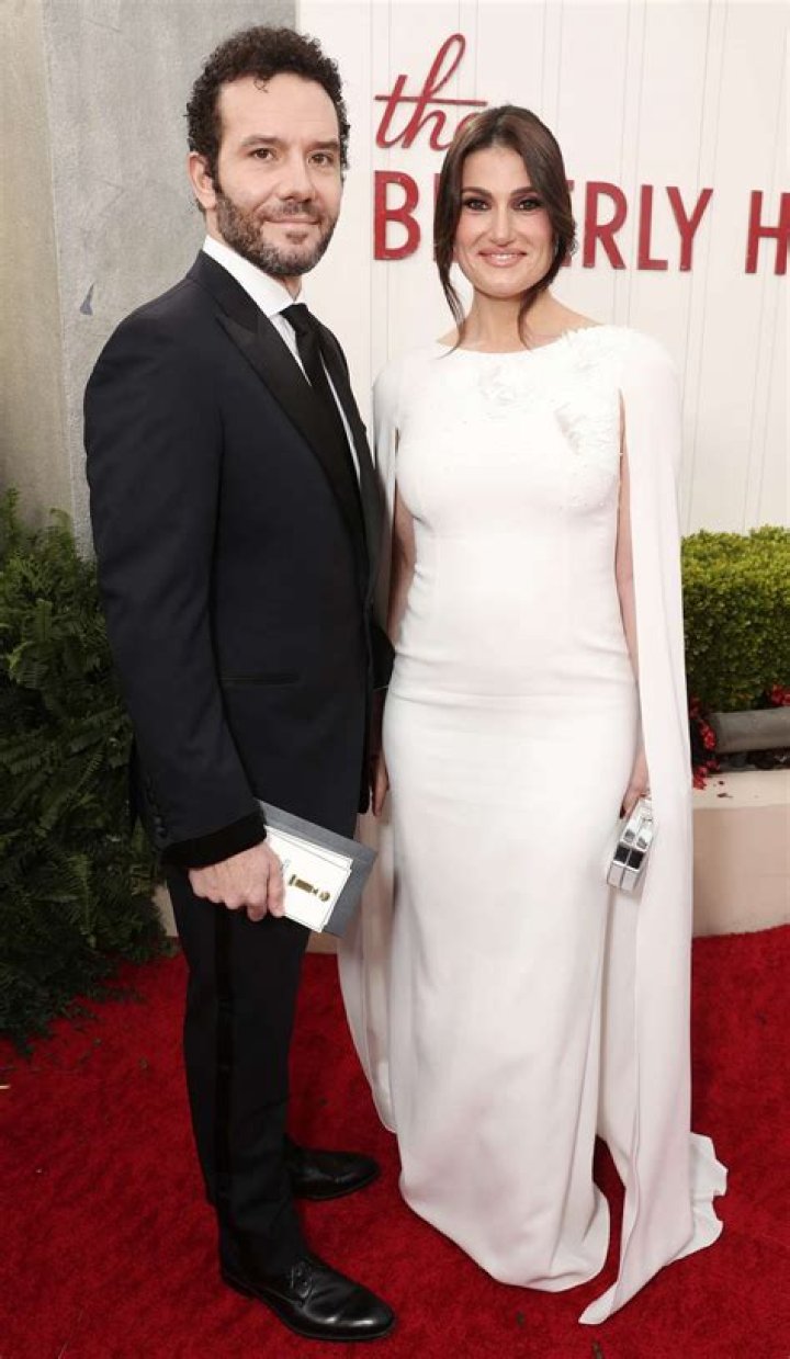 Is Aaron Lohr Jewish? Race, Ethnicity, Religion, Nationality and Net Worth Facts on Idina Menzel Husband |
