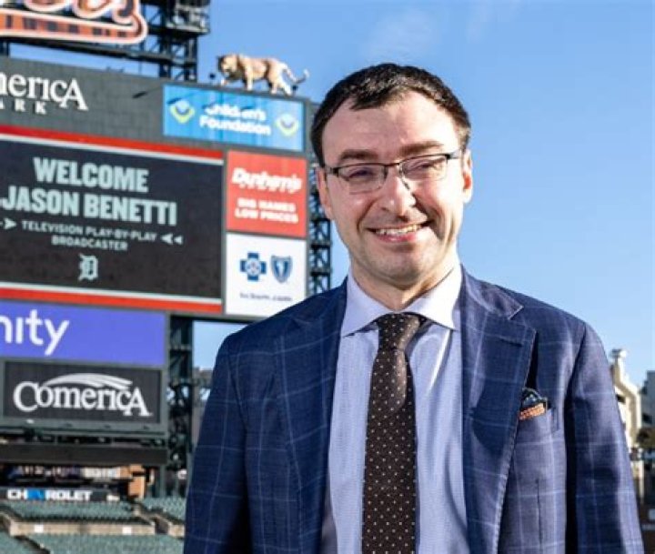 Jason Benetti Biography, Age, Height, Wife, Net Worth, Family ·