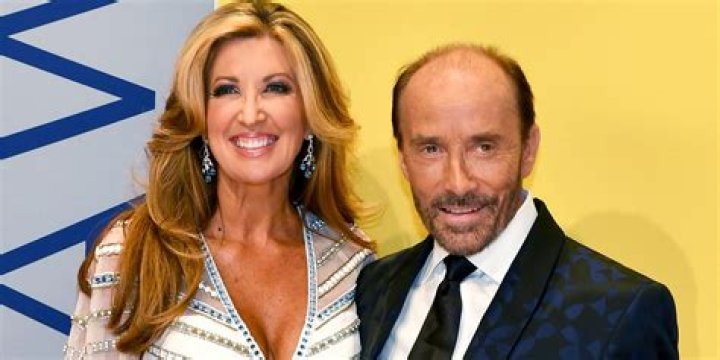 Lee Greenwood Bio, Wiki, Age, Family, Wife, Albums, and Net worth.