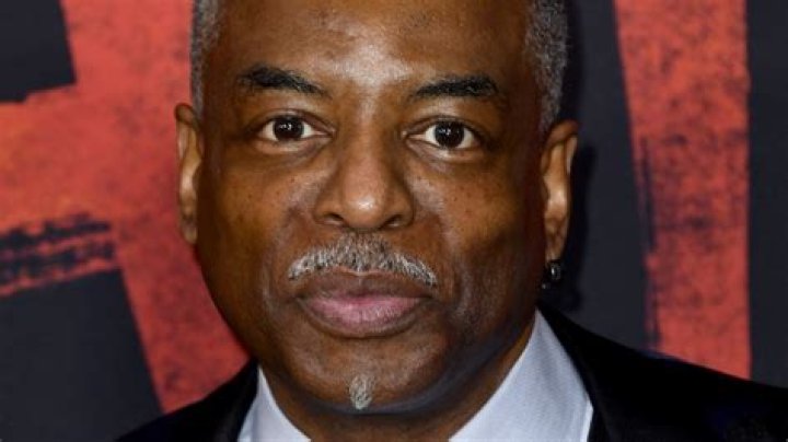 Levar Burtons 2022 Net Worth Is More Than $6 Million -How Rich Is He?