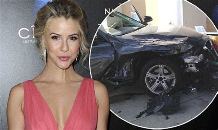 Linsey Godfrey rushed to hospital with two broken legs after she was hit by car ·