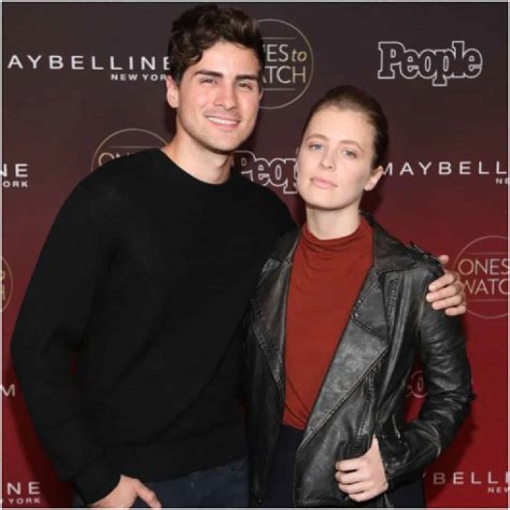 Meet Miel Bredouw Photos Of Anthony Padillas Girlfriend