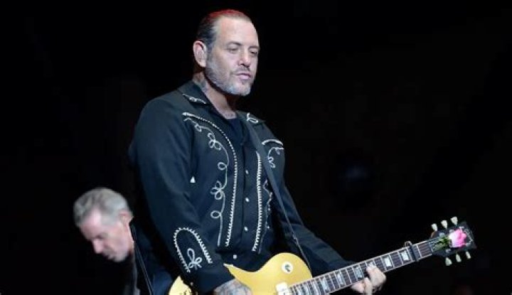 Mike Ness - Bio, Age, net worth, height, Wiki, Facts and Family ·