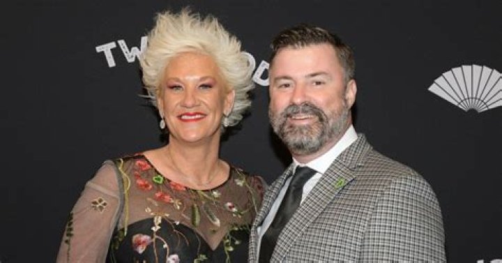 NovaVib | Anne Burrell - Bio, Age, Wiki, Facts and Family