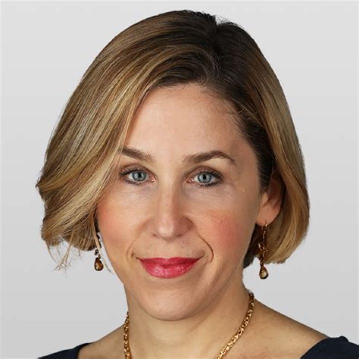 Pamela Paul New York Times, Bio, Wiki, Age, Height, Family, Husband, Podcast, Books, Salary, and Net ·
