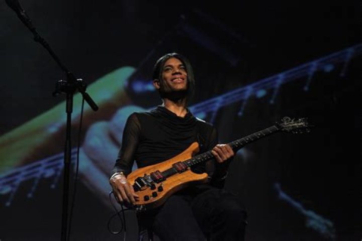 Stanley Jordan (Guitarist) - Age, Birthday, Bio, Facts, Family, Net Worth, Height & More ·