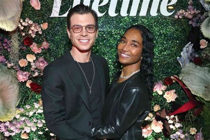 The Age Gap Between Chilli And Matthew Lawrence: An Exploration