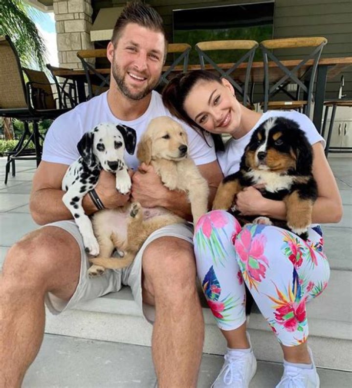 Tim Tebow and His Wife Have 3 New Puppies: 'Happy Family' ·