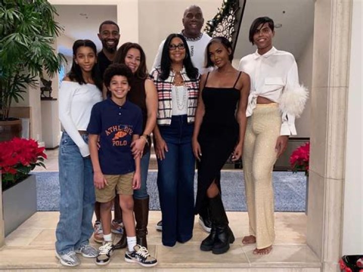WeBlogy | Paris Johnson Parents