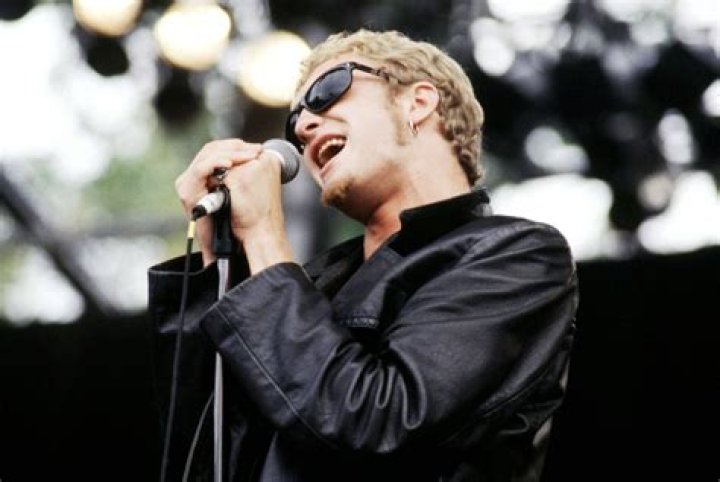 What happened to the lead singer of Shinedown?
