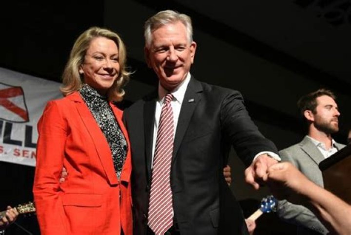 What happened to Tommy Tuberville's first wife Vicki Lynn Harris? ·