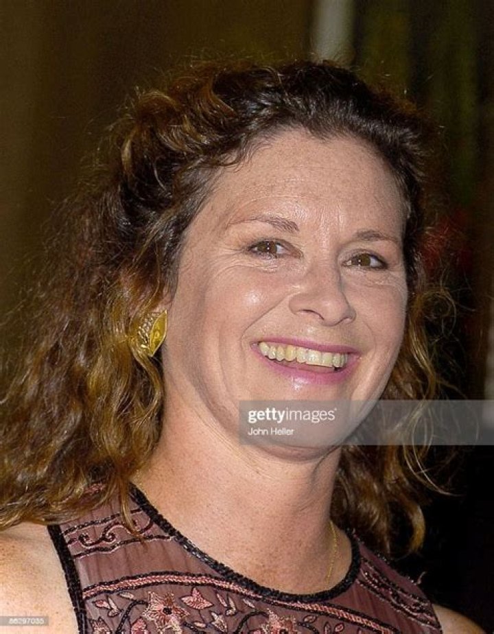 What is Stephanie Zimbalist doing today? Husband, Net Worth |