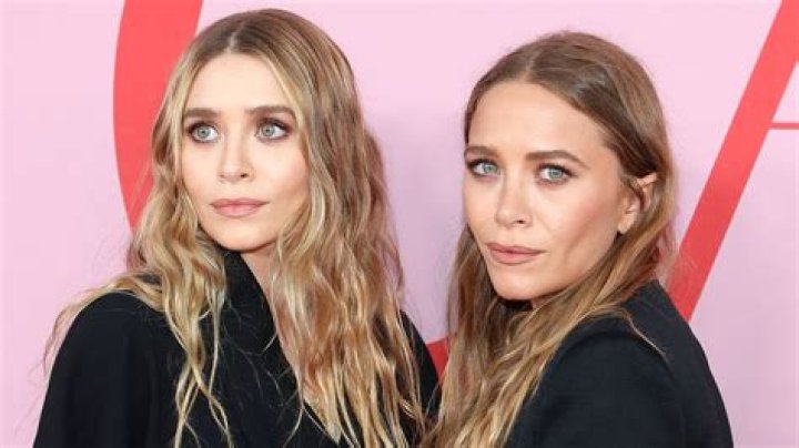 Who Is TikTok’s Famous Twins? Sisters Launch A GOFUNDME After Their Father Died!