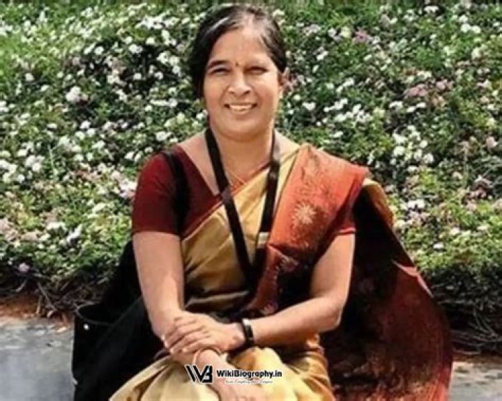 Wiki, Bio, Age, Education, Career, Parents, Awards